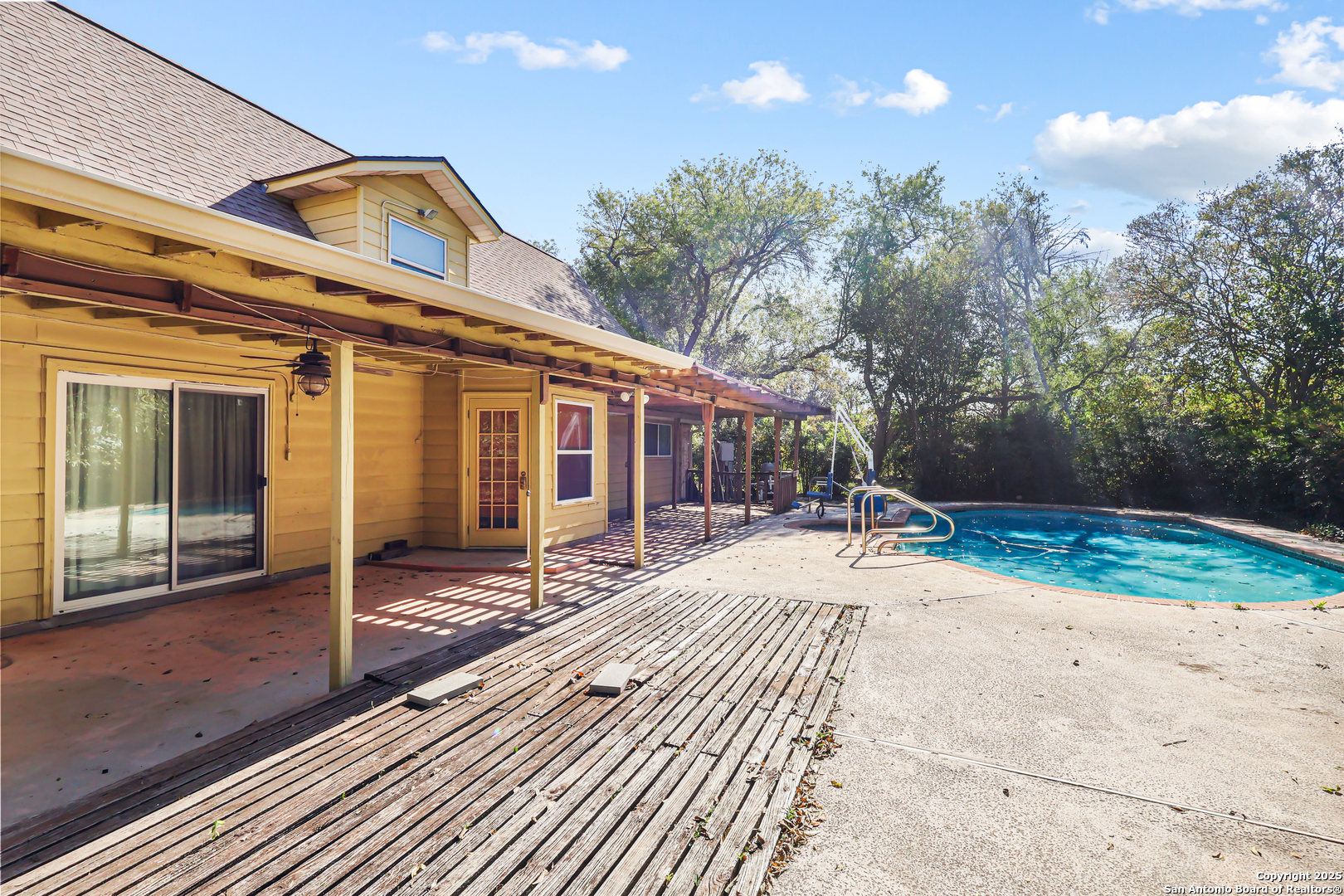 212 National Universal City, TX 78148 - Photo 9 of 36