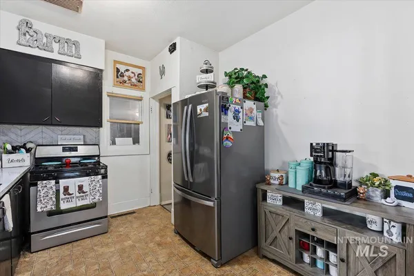 $299,999 | 1141 Main Street, Gooding, ID 83330