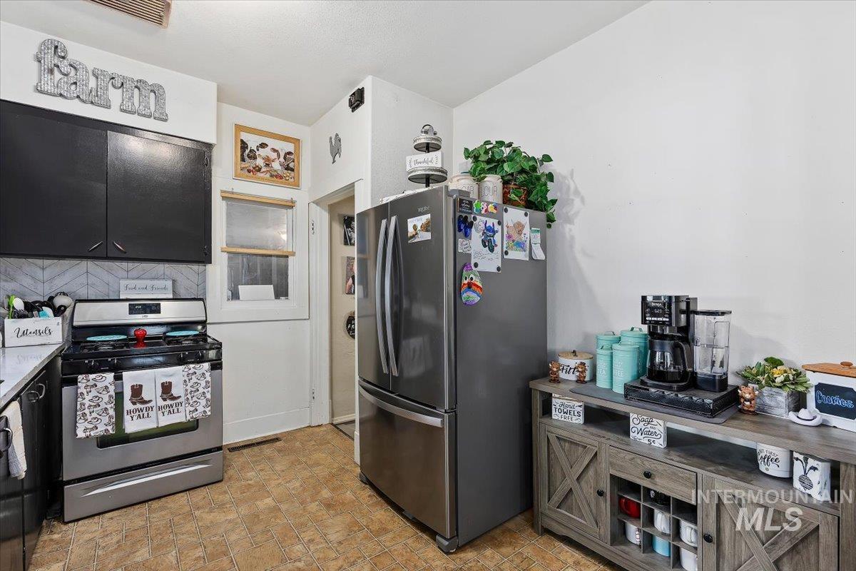 1141 Main Street Gooding, ID 83330 - Photo 14 of 36