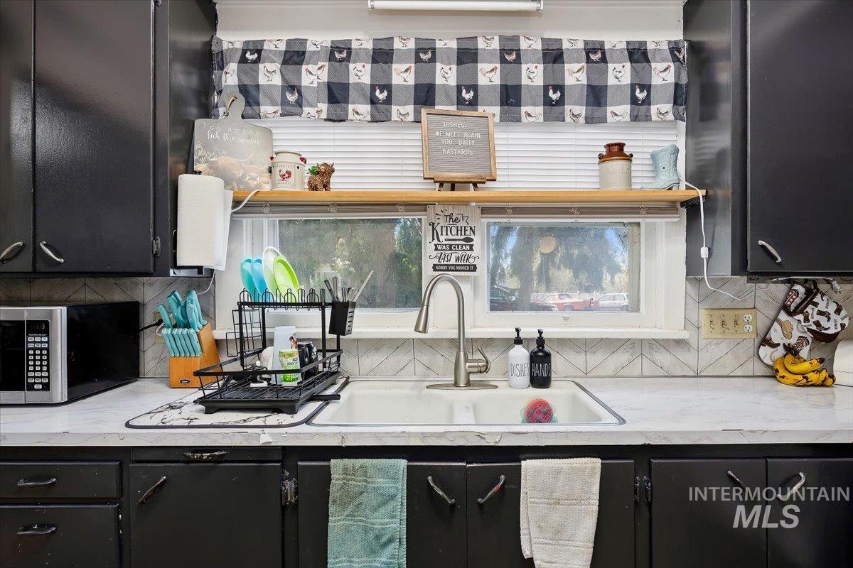 1141 Main Street Gooding, ID 83330 - Photo 15 of 36