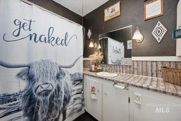 $299,999 | 1141 Main Street, Gooding, ID 83330