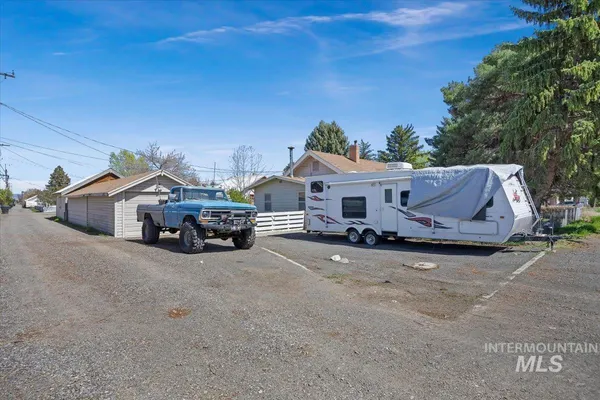 $299,999 | 1141 Main Street, Gooding, ID 83330