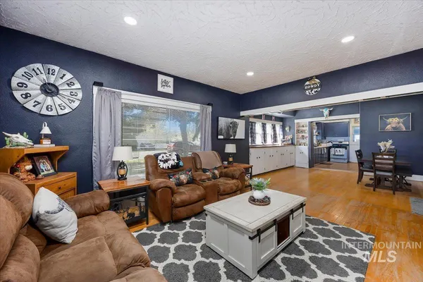 $299,999 | 1141 Main Street, Gooding, ID 83330