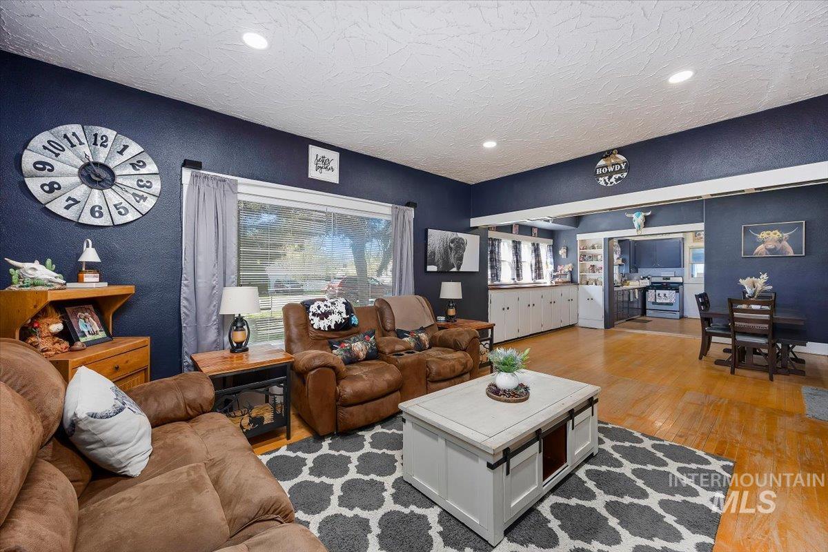 1141 Main Street Gooding, ID 83330 - Photo 5 of 36