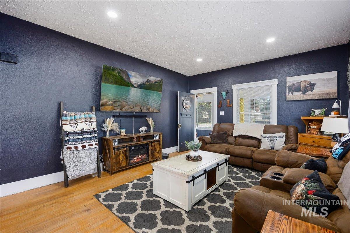 1141 Main Street Gooding, ID 83330 - Photo 7 of 36