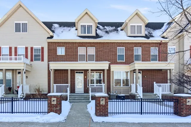 $349,900 | 14 S Gardens, Fitchburg, WI 53711