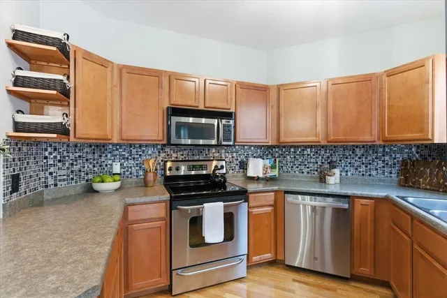 $349,900 | 14 S Gardens, Fitchburg, WI 53711