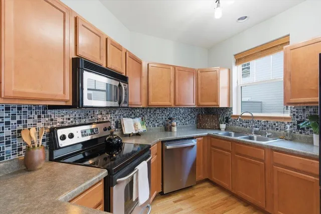 $349,900 | 14 S Gardens, Fitchburg, WI 53711