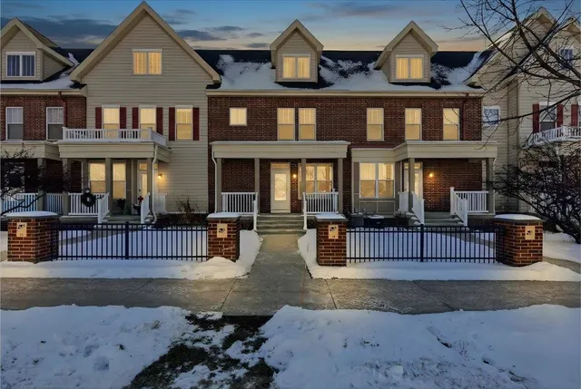 $349,900 | 14 S Gardens, Fitchburg, WI 53711