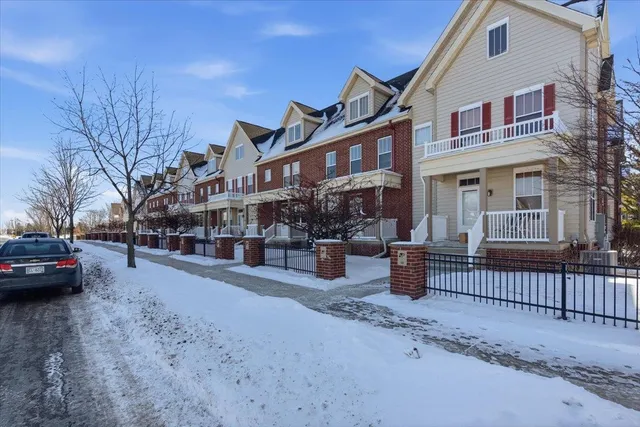 $349,900 | 14 S Gardens, Fitchburg, WI 53711