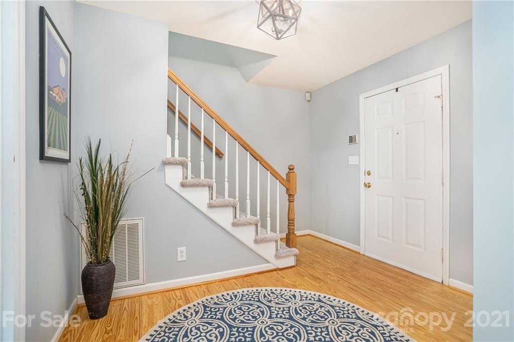 710 Fredricksburg Road Matthews, NC 28105 - Photo 5 of 36 Gallery Image 5