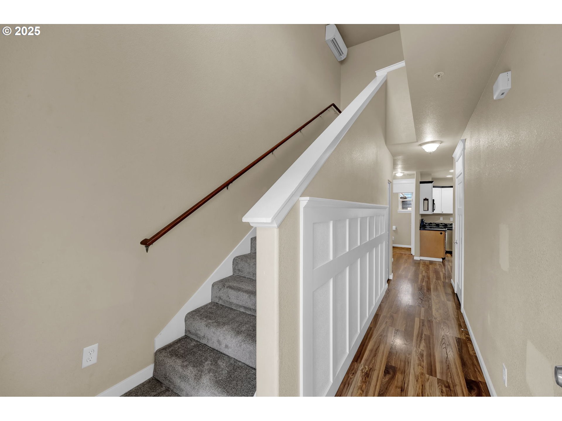 1725 Allea Drive Eugene, OR 97404 - Photo 4 of 44 a view of entryway with wooden floor