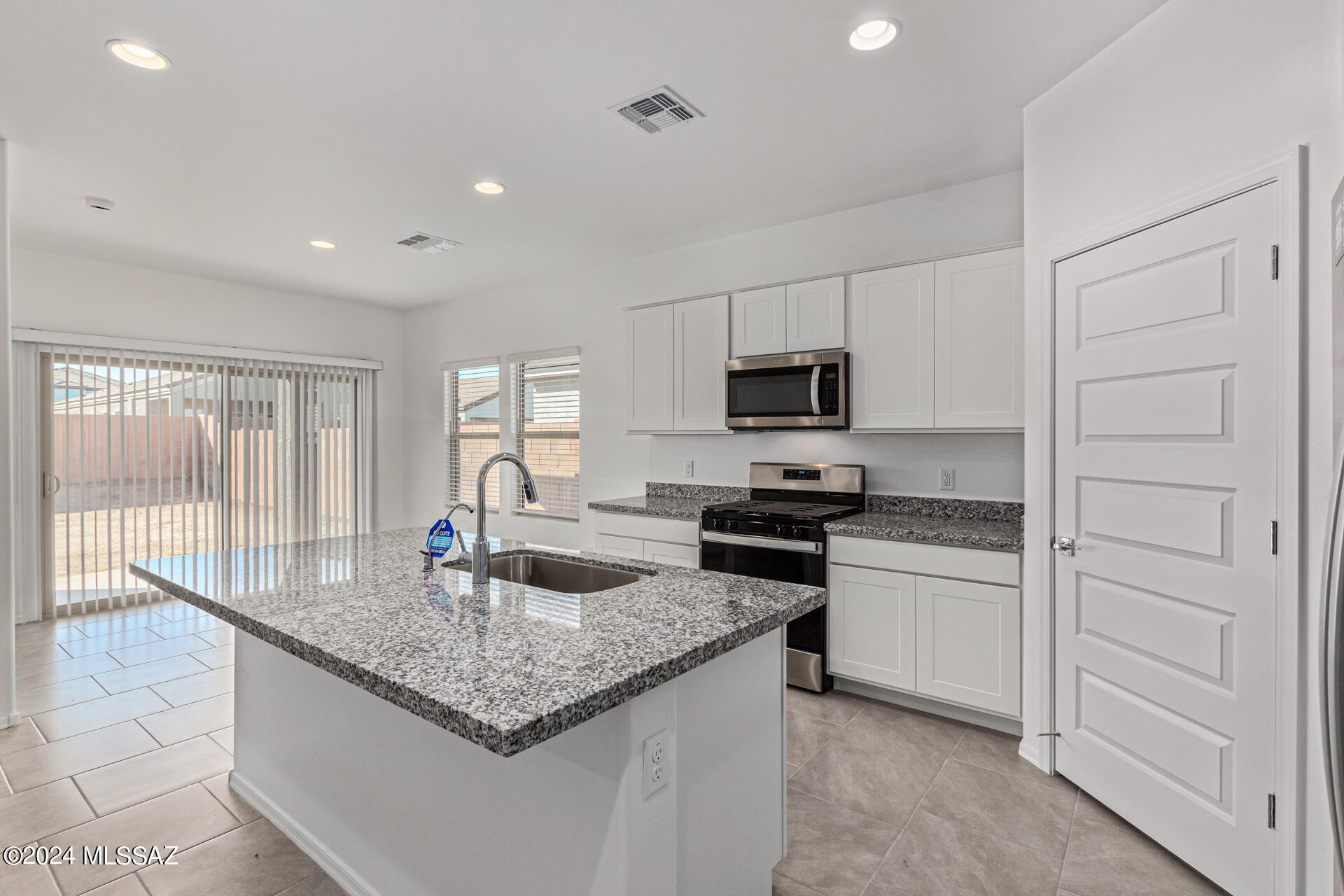 12479 West Barnett Road Marana, AZ 85653 - Photo 10 of 43