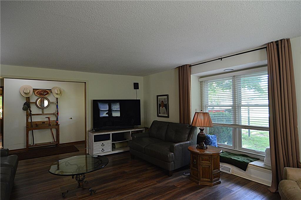 13905 Leavenworth Road Basehor, KS 66007 - Photo 5 of 39
