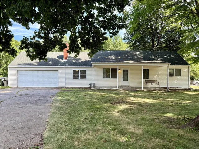 $340,000 | 13227 Bennington Avenue, Grandview, MO 64030