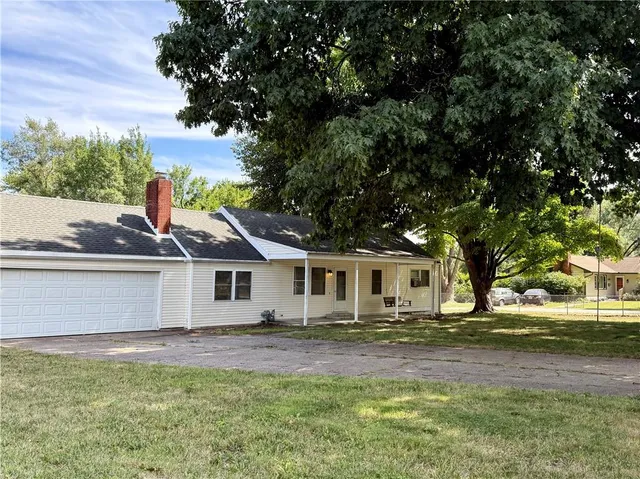 $340,000 | 13227 Bennington Avenue, Grandview, MO 64030