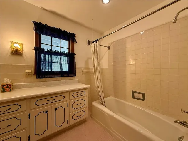 $340,000 | 13227 Bennington Avenue, Grandview, MO 64030