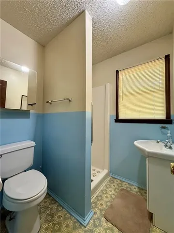 $340,000 | 13227 Bennington Avenue, Grandview, MO 64030