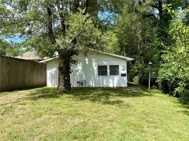 $340,000 | 13227 Bennington Avenue, Grandview, MO 64030