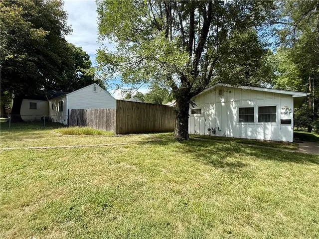 $340,000 | 13227 Bennington Avenue, Grandview, MO 64030