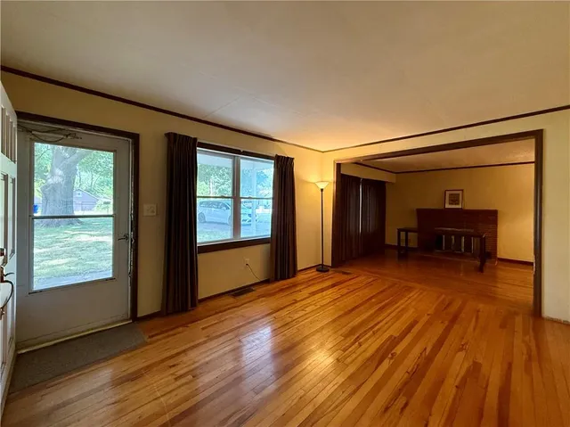 $340,000 | 13227 Bennington Avenue, Grandview, MO 64030