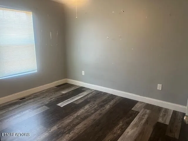 $324,900 | 525 Low Valley Road, Dandridge, TN 37725