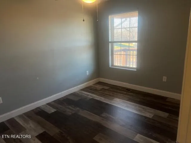 $324,900 | 525 Low Valley Road, Dandridge, TN 37725