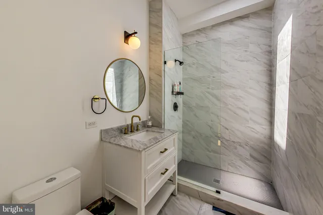 $4,750 | 25 U Street Northeast, Unit 2, Washington, DC 20002