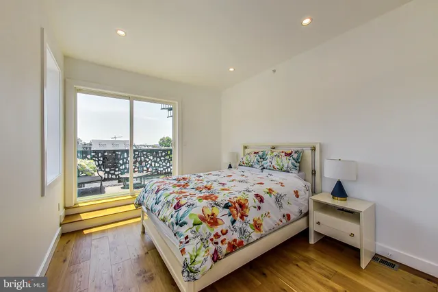 $4,750 | 25 U Street Northeast, Unit 2, Washington, DC 20002