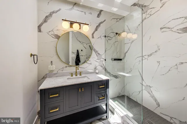 $4,750 | 25 U Street Northeast, Unit 2, Washington, DC 20002