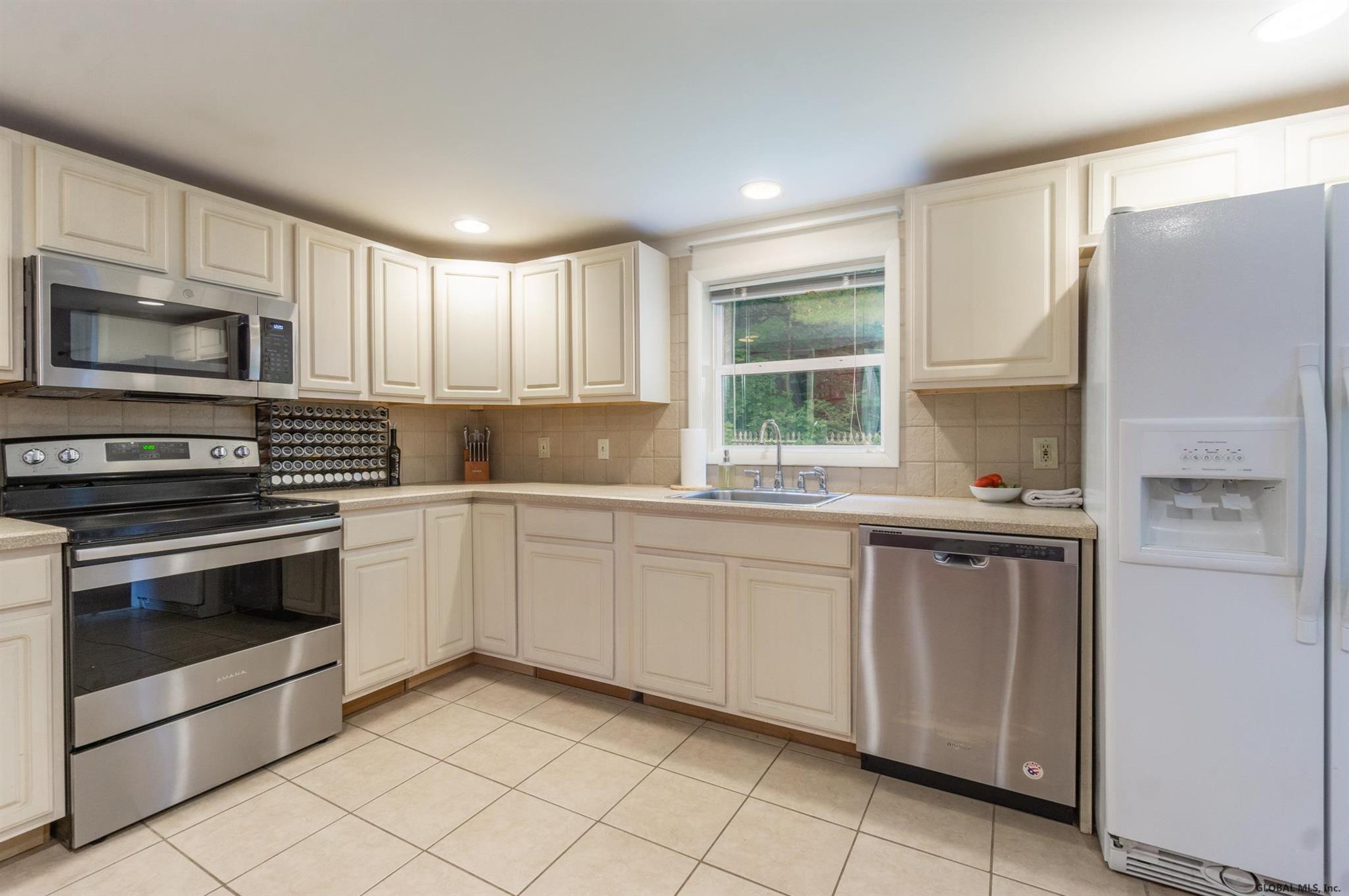 40 Meadow Rue Place Malta, NY 12020 - Photo 13 of 36 Photo 13