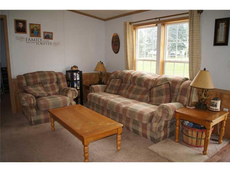 816 North 4th Street Apollo, PA 15613 - Photo 2 of 23 Living Room.