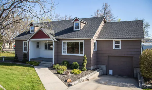 $420,000 | 915 East Amity Avenue, Nampa, ID 83686