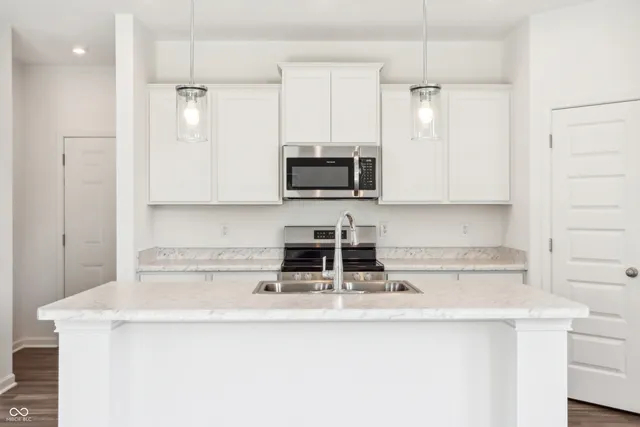 $294,999 | 2042 Black Oak Drive, Shelbyville, IN 46176