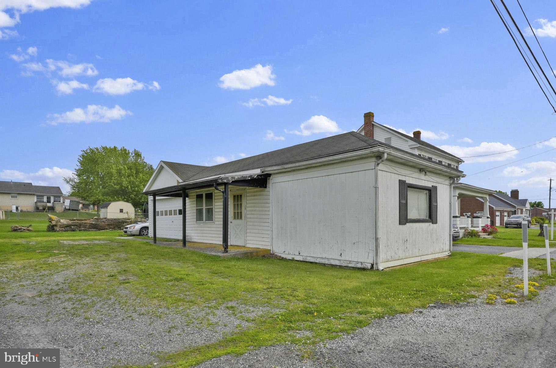 799 Hanover Pike Littlestown, PA 17340 - Photo 19 of 20 Garage from side/front