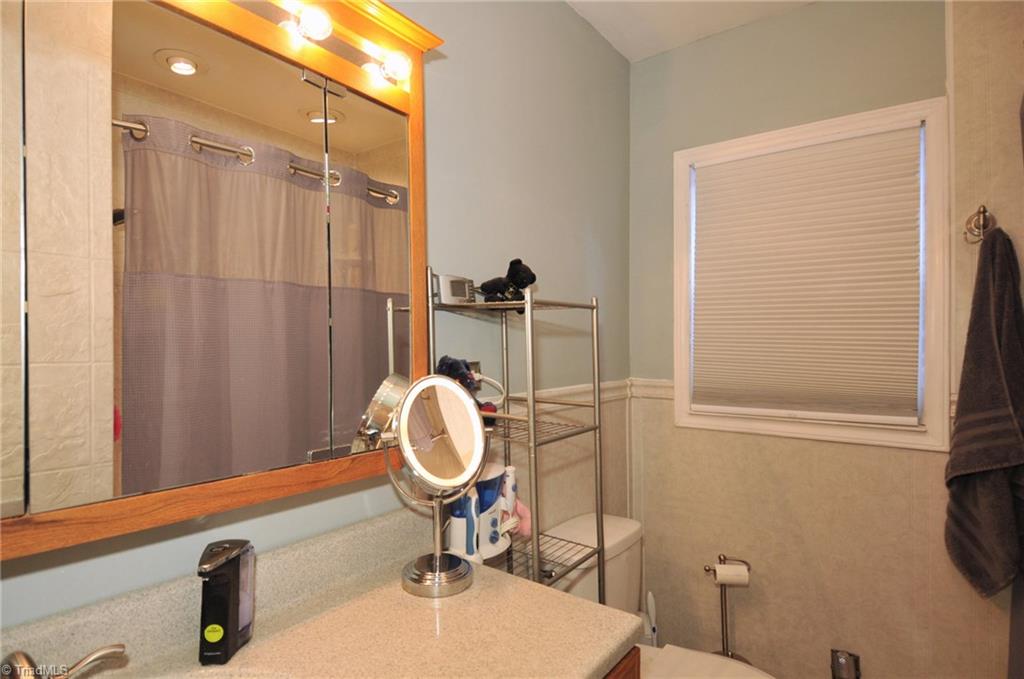 8056 Broad Street Rural Hall, NC 27045 - Photo 10 of 16