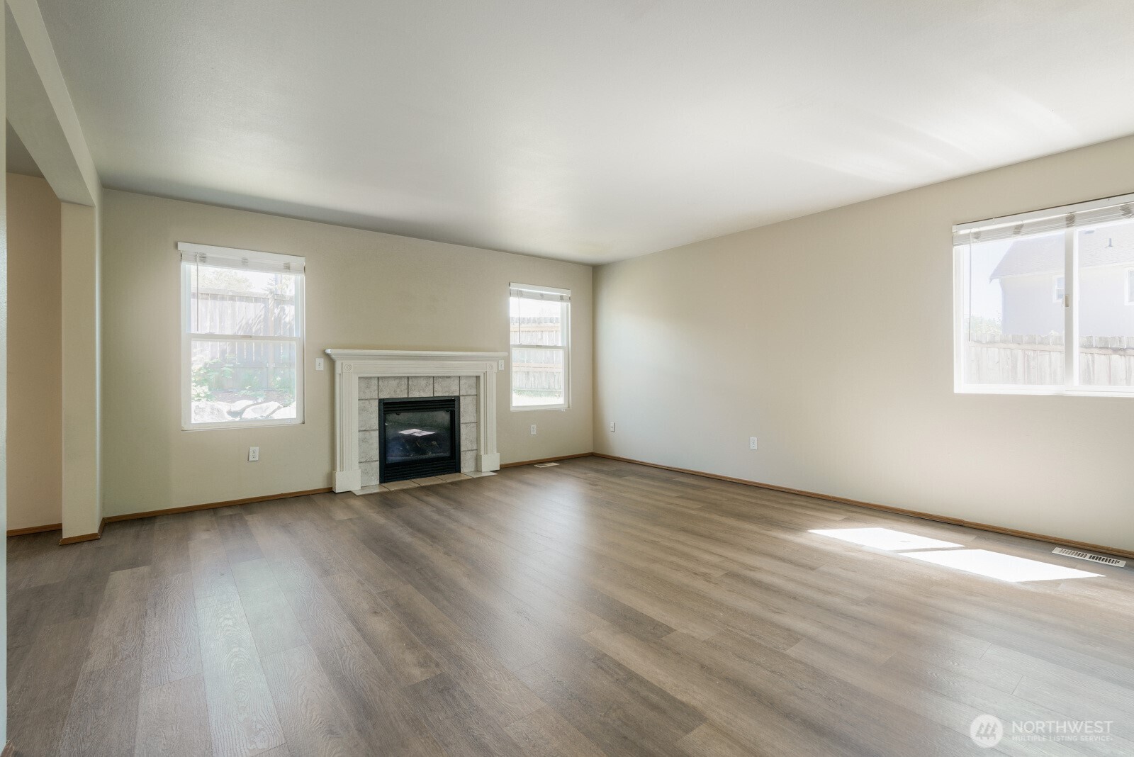 12224 58th Place South Seattle, WA 98178 - Photo 4 of 25