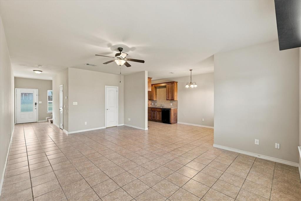902 Parkplace Ridge Princeton, TX 75407 - Photo 6 of 39 Gallery Image 6