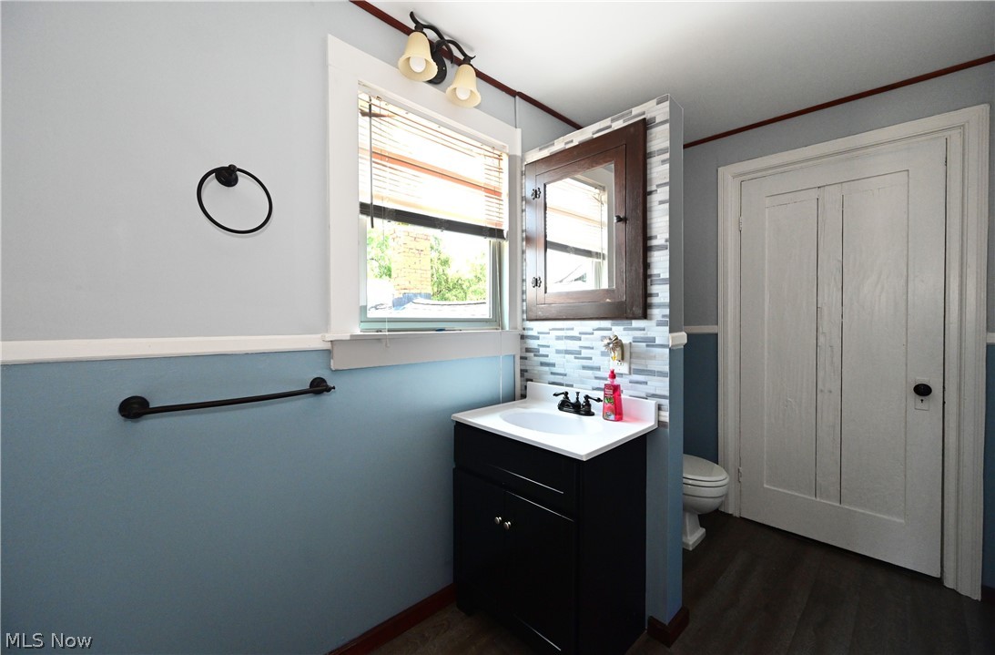 11400 West Lake Road Vermilion, OH 44089 - Photo 29 of 34 Upper Bathroom