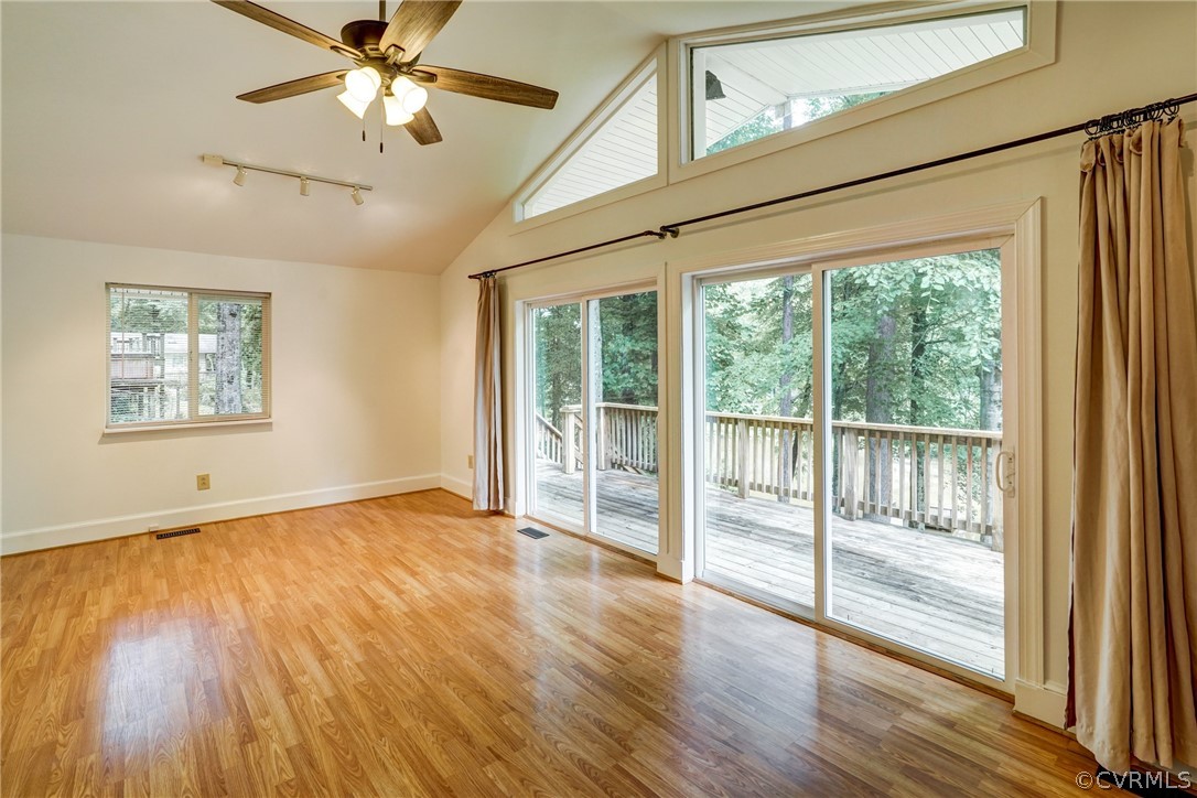 5700 Lakeview Road Quinton, VA 23141 - Photo 5 of 38 Family Room with Vaulted Ceilings and Large Window