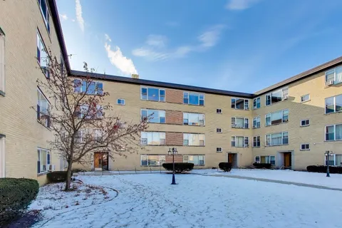 $169,000 | 2619 West Fitch Avenue, Unit 3C, Chicago, IL 60645