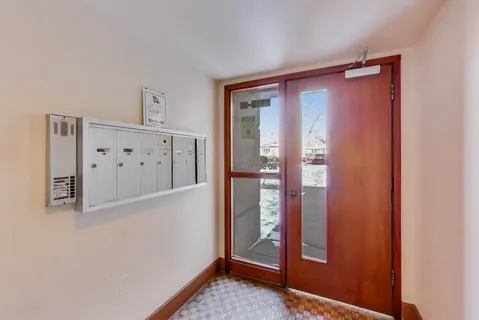 $169,000 | 2619 West Fitch Avenue, Unit 3C, Chicago, IL 60645