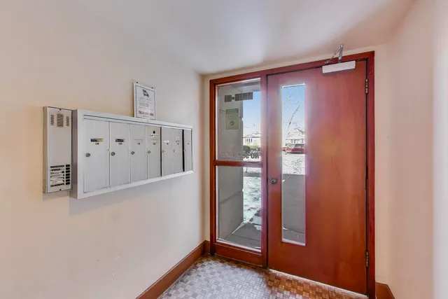 $169,000 | 2619 West Fitch Avenue, Unit 3C, Chicago, IL 60645