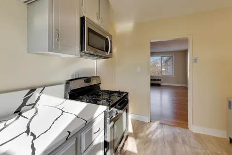 $169,000 | 2619 West Fitch Avenue, Unit 3C, Chicago, IL 60645