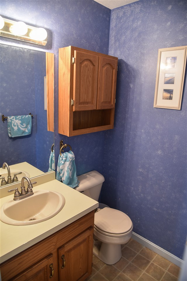 9 Walnut Circle Merrimack, NH 03054 - Photo 13 of 20 Gallery Image 13