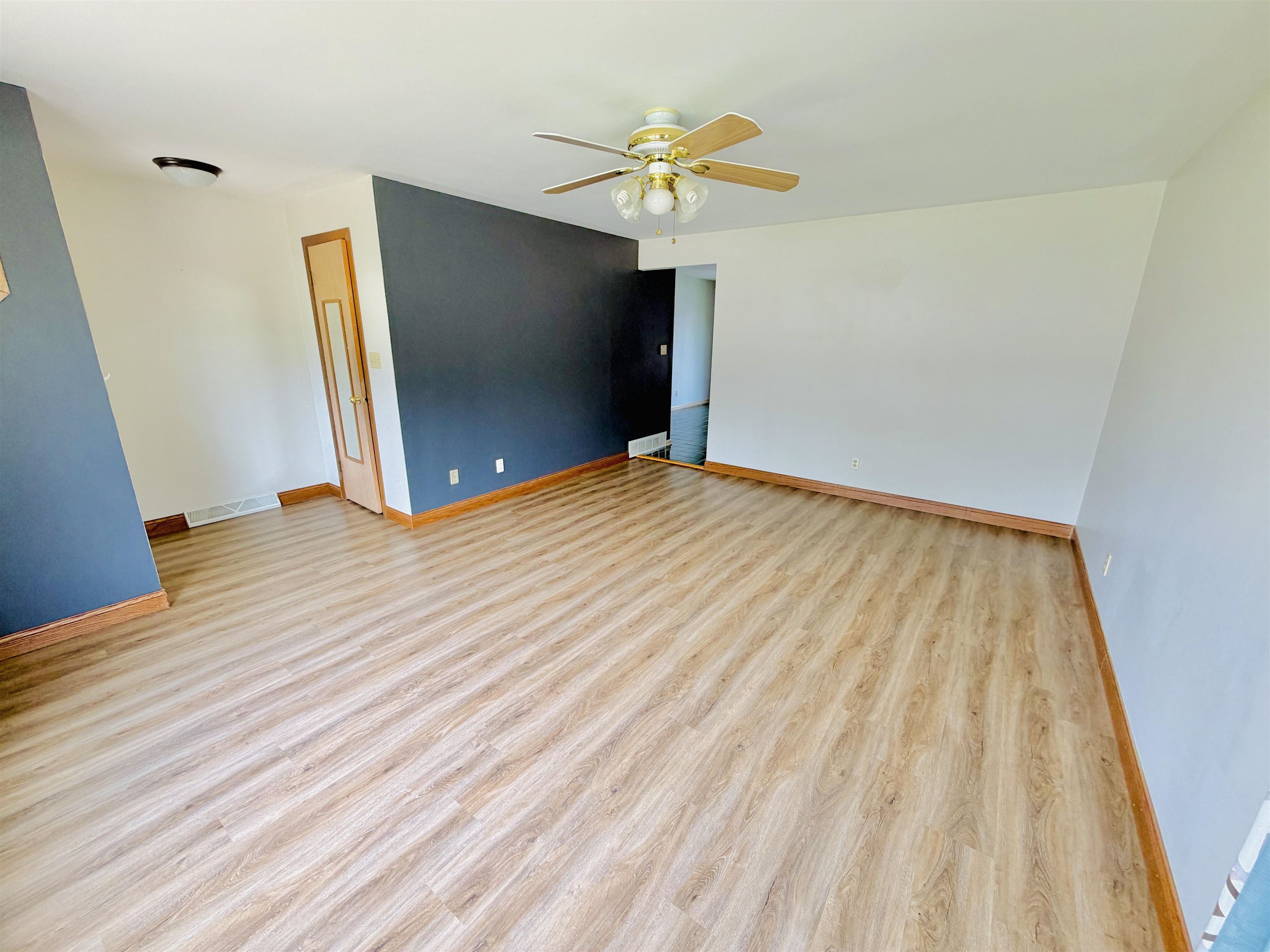 917 26th Street Monroe, WI 53566 - Photo 11 of 38