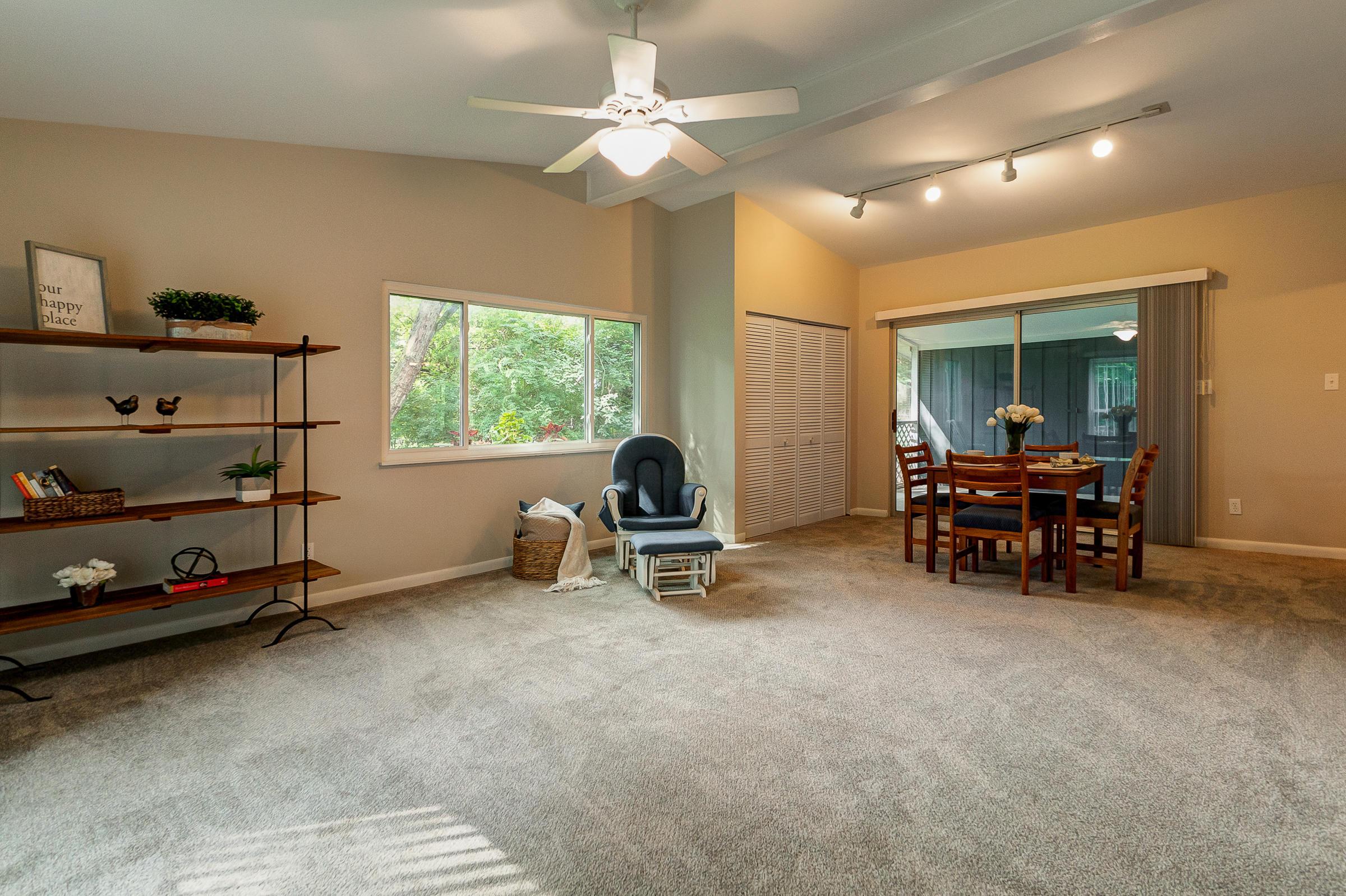 1077 Caniff Road Columbus, OH 43221 - Photo 3 of 30 Gallery Image 3