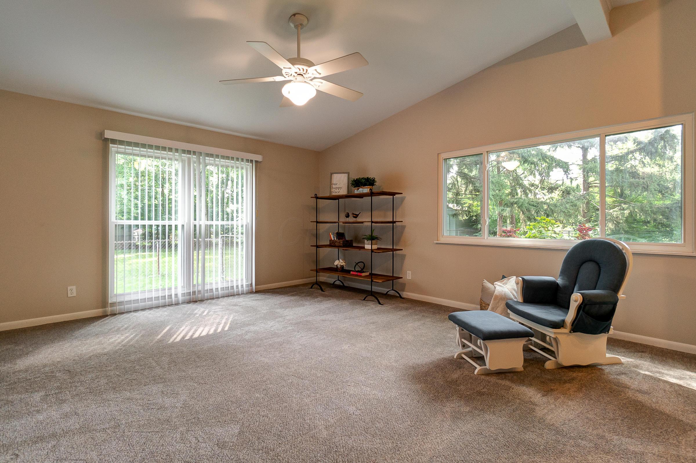 1077 Caniff Road Columbus, OH 43221 - Photo 6 of 30 Gallery Image 6