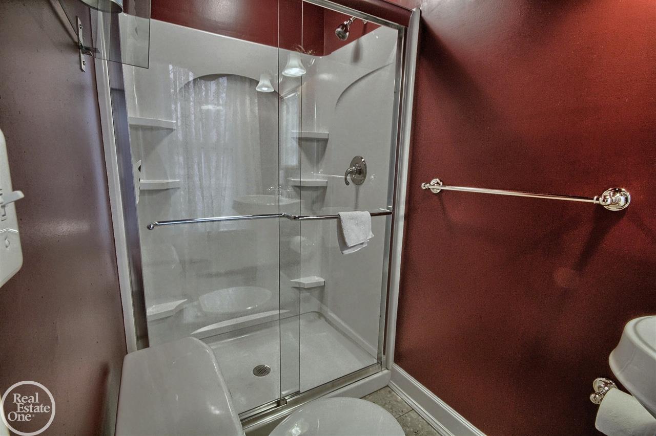 380 Neff Road Grosse Pointe, MI 48230 - Photo 25 of 39