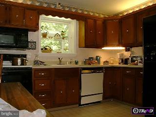 918 Union Meeting Road Blue Bell, PA 19422 - Photo 3 of 6 Gallery Image 3